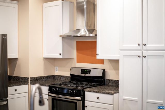 5622 UPLAND DR, Crozet, VA 22932