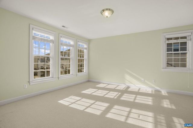 5622 UPLAND DR, Crozet, VA 22932