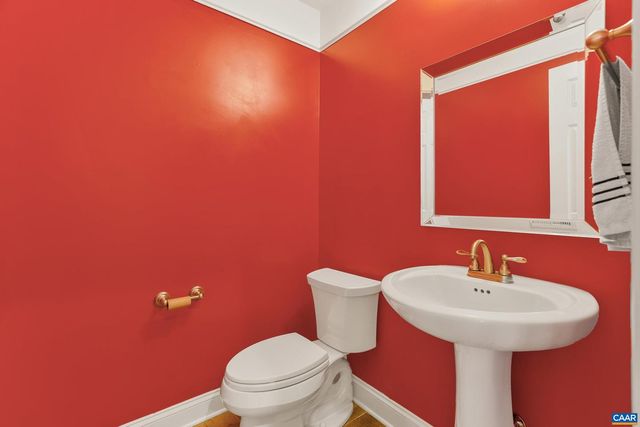 5622 UPLAND DR, Crozet, VA 22932