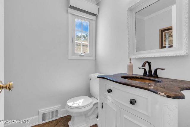 9 Wellington Court, Colts Neck, NJ 07722