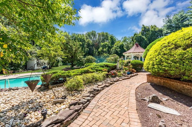 9 Wellington Court, Colts Neck, NJ 07722