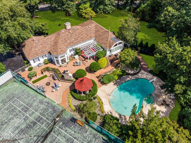 9 Wellington Court, Colts Neck, NJ 07722