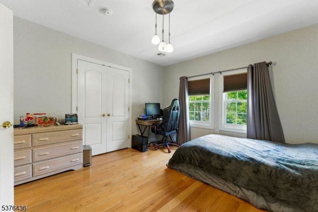 53 Oakwood Ave, Kearny Town, NJ 07032