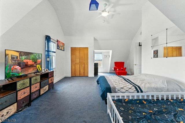 53 Oakwood Ave, Kearny Town, NJ 07032