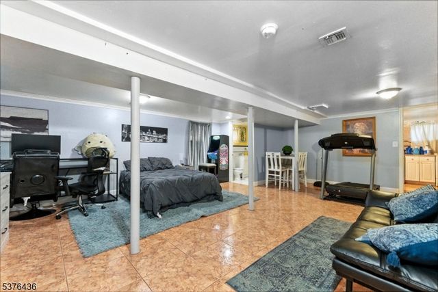 53 Oakwood Ave, Kearny Town, NJ 07032