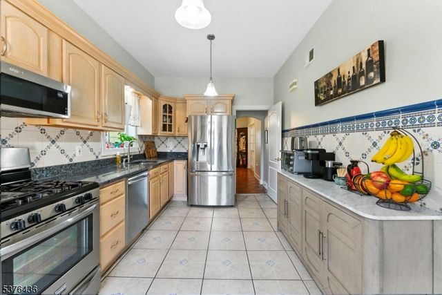 53 Oakwood Ave, Kearny Town, NJ 07032