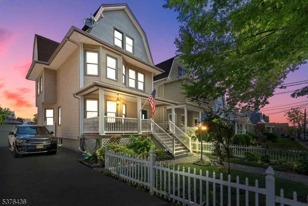 53 Oakwood Ave, Kearny Town, NJ 07032