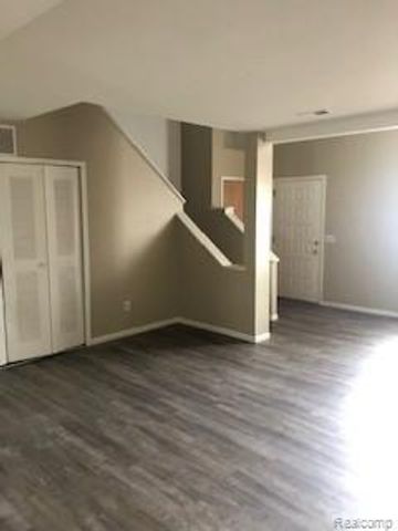 832 S Stephenson Hwy, Royal Oak, MI 48067