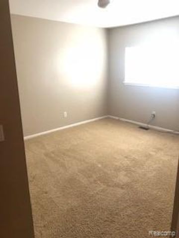 832 S Stephenson Hwy, Royal Oak, MI 48067