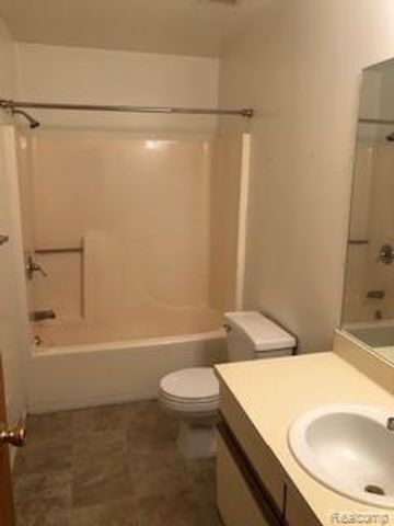 832 S Stephenson Hwy, Royal Oak, MI 48067