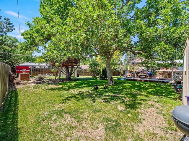 7329 S Tamarac Ct, Englewood, CO 80112