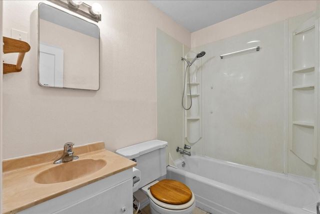 909 Tarpey Road, Texas City, TX 77591