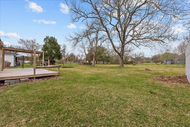 909 Tarpey Road, Texas City, TX 77591