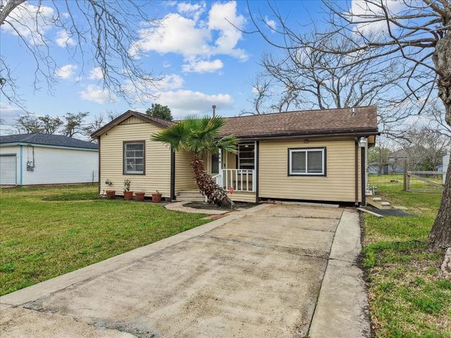 909 Tarpey Road, Texas City, TX 77591