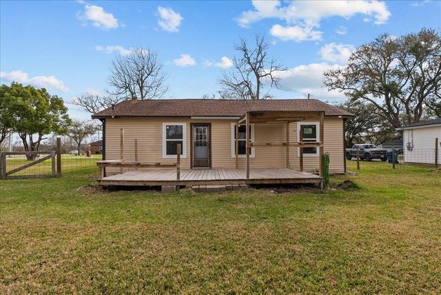 909 Tarpey Road, Texas City, TX 77591