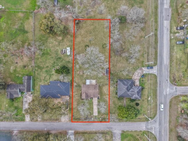 909 Tarpey Road, Texas City, TX 77591