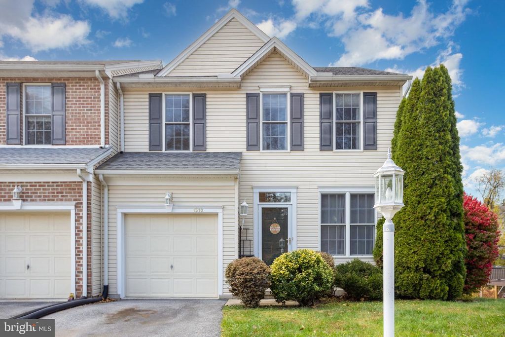 1510 CAPITOL VIEW DR, New Cumberland, PA 17070