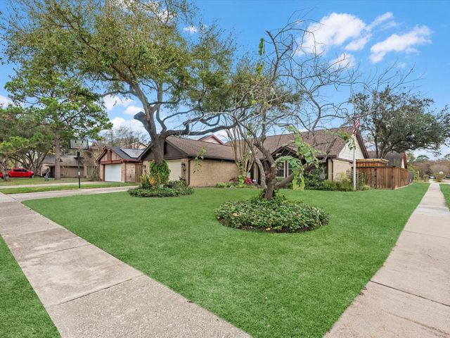 7735 Leafbrook Lane, Spring, TX 77379