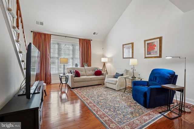 5122 CURRAN CREEK DR, Haymarket, VA 20169