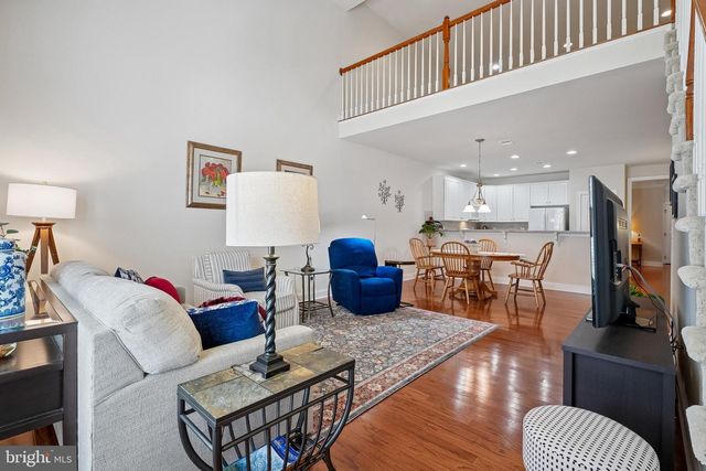 5122 CURRAN CREEK DR, Haymarket, VA 20169