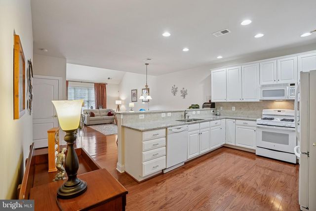 5122 CURRAN CREEK DR, Haymarket, VA 20169