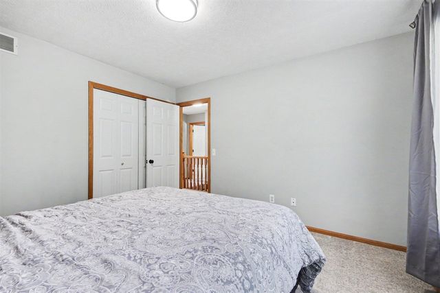 1090 Cumberland Avenue, Lowell, MI 49331