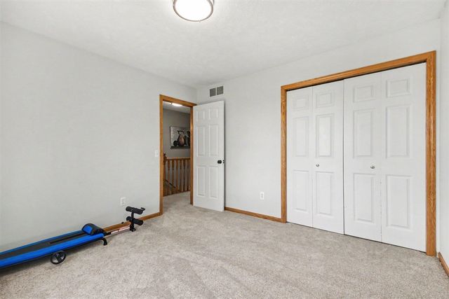 1090 Cumberland Avenue, Lowell, MI 49331