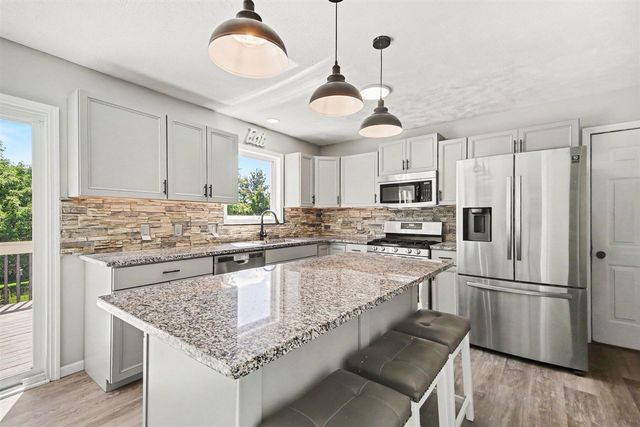 1090 Cumberland Avenue, Lowell, MI 49331