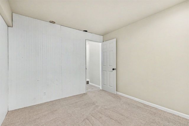 1090 Cumberland Avenue, Lowell, MI 49331