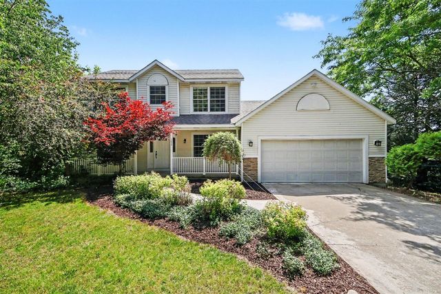 1090 Cumberland Avenue, Lowell, MI 49331