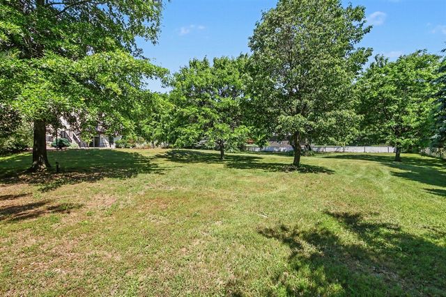 1090 Cumberland Avenue, Lowell, MI 49331