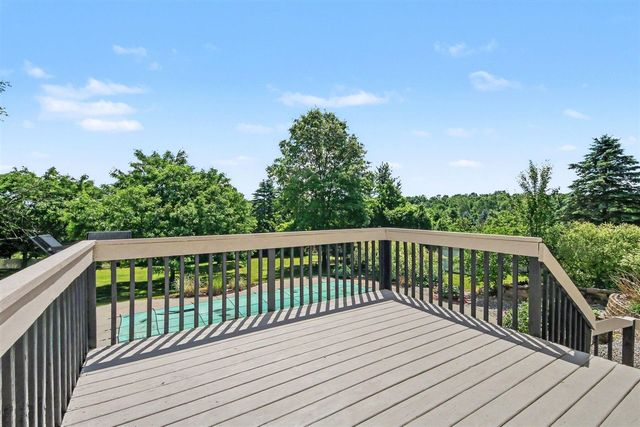 1090 Cumberland Avenue, Lowell, MI 49331