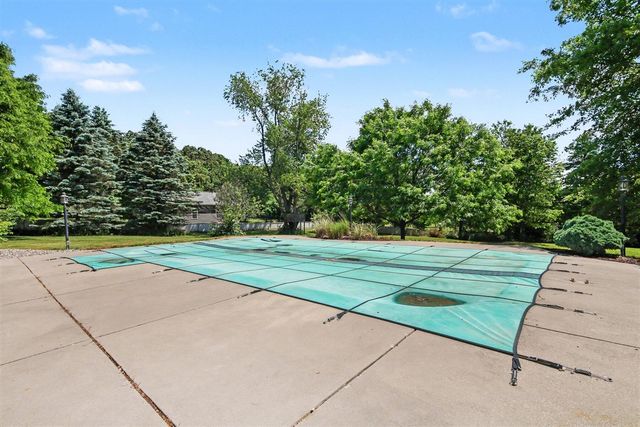 1090 Cumberland Avenue, Lowell, MI 49331