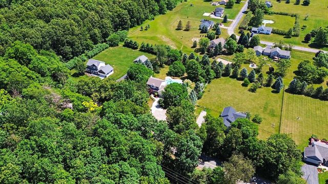 1090 Cumberland Avenue, Lowell, MI 49331