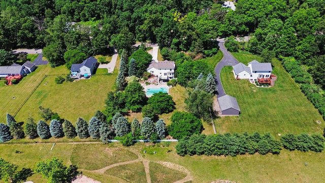 1090 Cumberland Avenue, Lowell, MI 49331