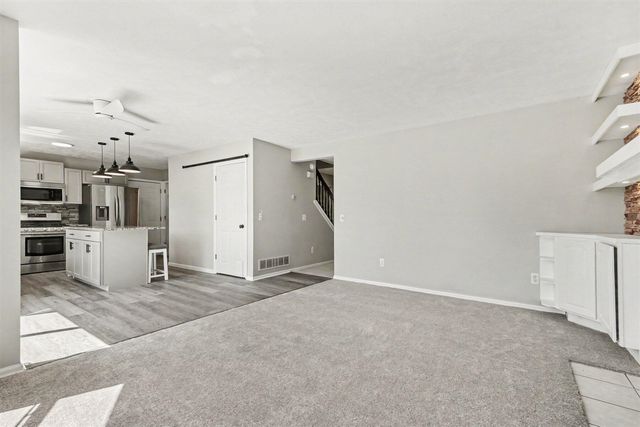 1090 Cumberland Avenue, Lowell, MI 49331