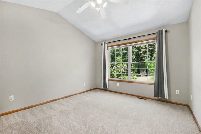 1090 Cumberland Avenue, Lowell, MI 49331