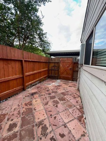 9353 Westwood Village 42, Houston, TX 77036