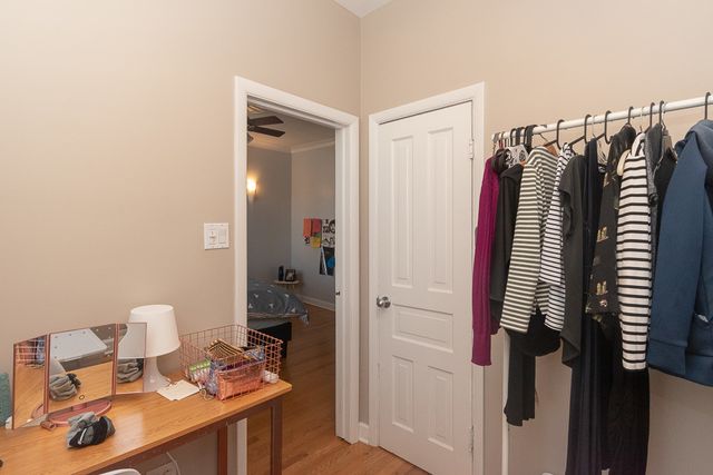 3144 N OAKLEY Avenue 3F, Chicago, IL 60618