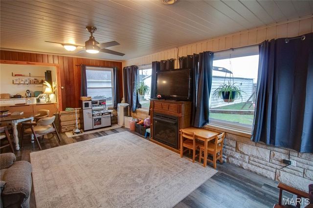 4 6th Street, Carrollton, IL 62016