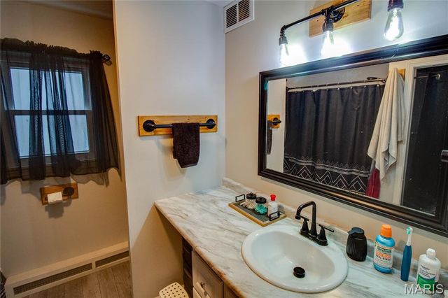 4 6th Street, Carrollton, IL 62016