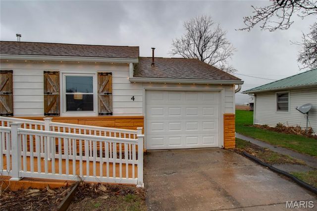 4 6th Street, Carrollton, IL 62016