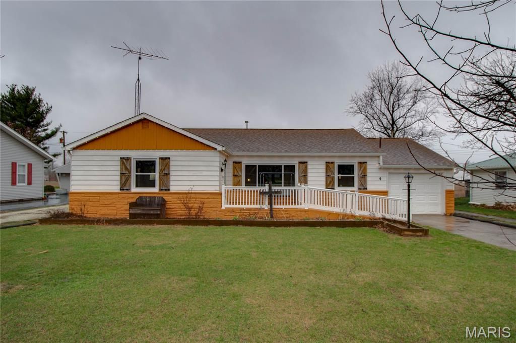 4 6th Street, Carrollton, IL 62016