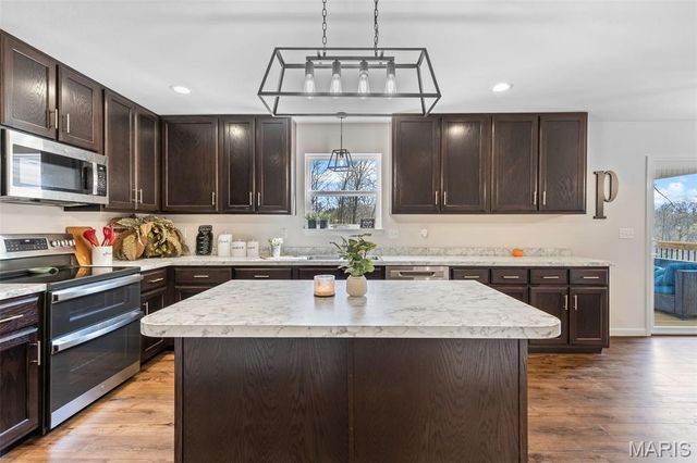 228 Red Maple Court, Hillsboro, MO 63050