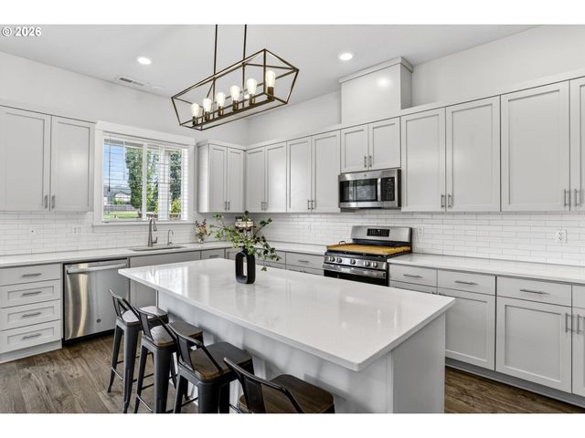 15409 Nw ORCHID St, Portland, OR 97229