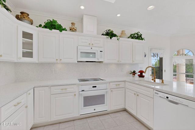 6345 LA POSTA Drive, El Paso, TX 79912