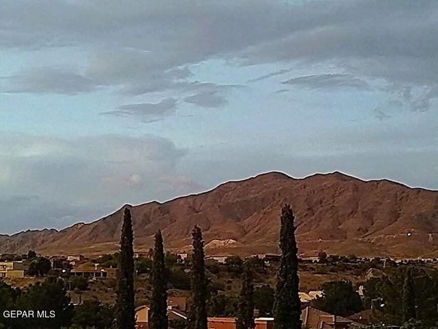 6345 LA POSTA Drive, El Paso, TX 79912