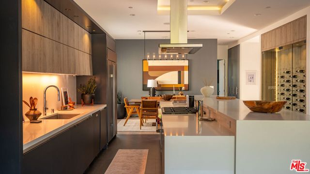 7139 Macapa Drive, Los Angeles, CA 90068