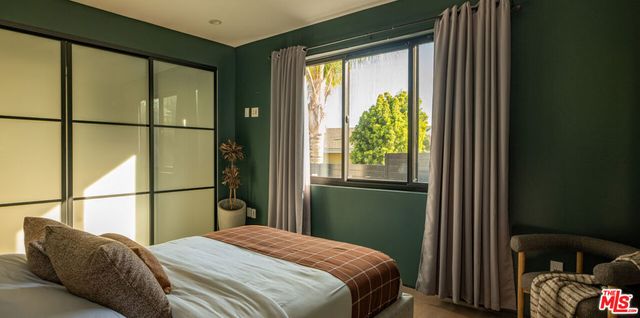 7139 Macapa Drive, Los Angeles, CA 90068
