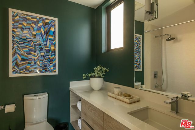 7139 Macapa Drive, Los Angeles, CA 90068